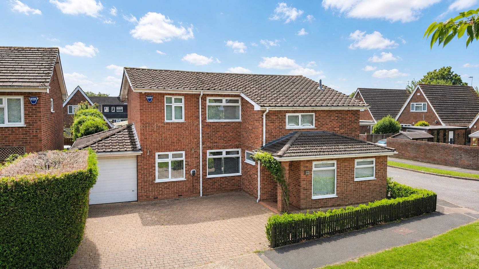 4 bed property in Windmill Hill Drive, Milton Keynes